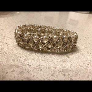 Pearl and crystal bracelet band